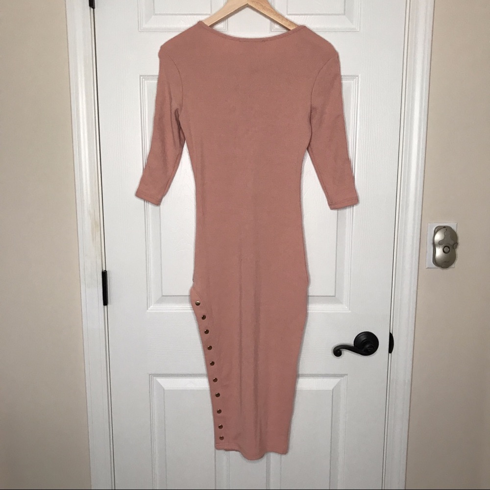 BUTTON DETAIL SWEATER DRESS LARGE - Picture 2 of 4